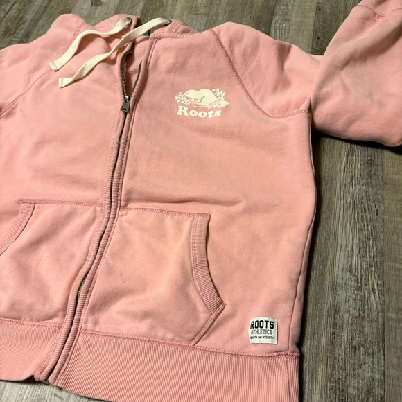 Women’s Roots pink zip hoodie. Size large - Picture 4 of 4